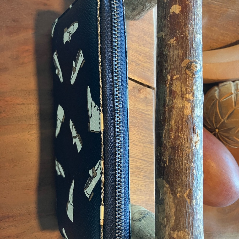 Dolce & Gabbana Limited Edition Yellow and Dark blue Wallet RARE - Picture 9 of 14